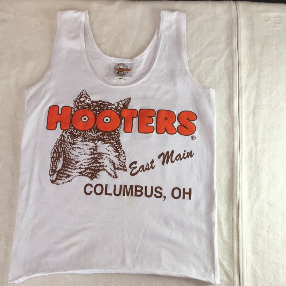 B37 Hooters Girl Worn Tank from Columbus OH Stretchy Soft White Size Small